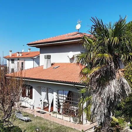 Se055 - Montemarciano, Ampio Trilocale Con Vista Mare *