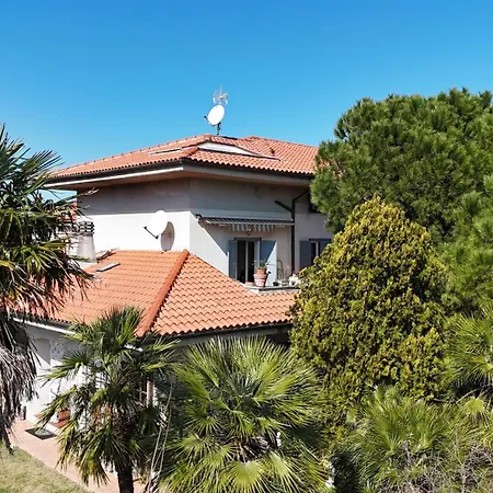 Se055 - Montemarciano, Ampio Trilocale Con Vista Mare アパート